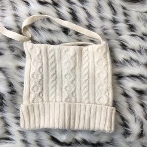 Bundle of 2 - a red and a cream Aeropostale knit hats